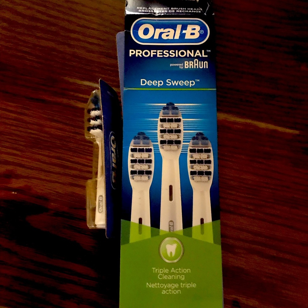 FIVE   Oral-B deep sweep replacement brush heads